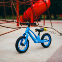 RB901 MODRÉ DETSKÉ ODRÁŽADLO S 12" PUMPOVANÝMI PNEU A LED NILS FUN
