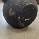 Litinový kettlebell HMS KZG20 20 kg, černý - 2. jakost
